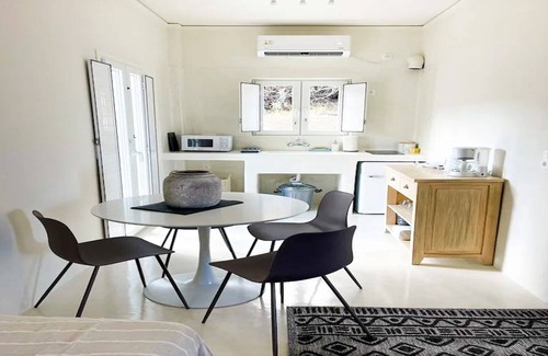 Exo Gonia Villa | Lovely Santorini Villa | Altura Residence | 1 Bedroom | Outdoor Hot tub &.