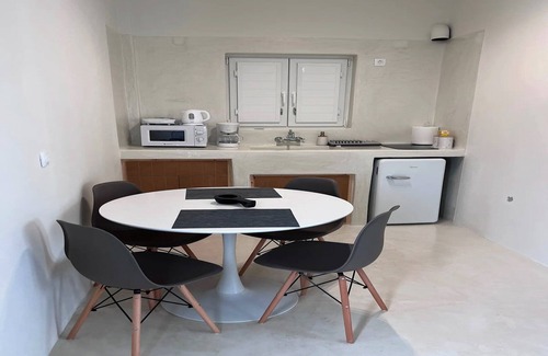 Exo Gonia Villa | Lovely Santorini Villa | Altura Residence | 1 Bedroom | Outdoor Hot tub &.