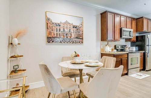 North Scottsdale Condo | Lovely Scottsdale Retreat: Pool & Hot Tub Access!