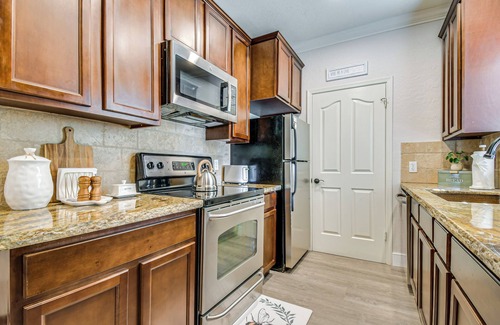 North Scottsdale Condo | Lovely Scottsdale Retreat: Pool & Hot Tub Access!