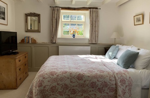 Ampleforth Bed & Breakfast | Lovely self-contained hillside village Annexe, dog friendly.