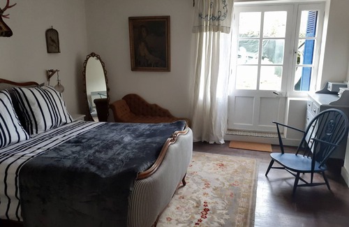 L'Isle-Jourdain House | Lovely self contained three bedroom house with private garden.
