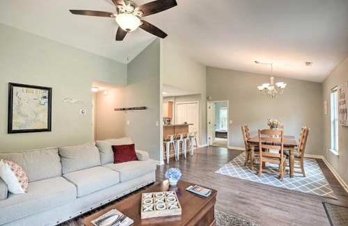Seneca House | Lovely Seneca Home, Interior Lake Lot!