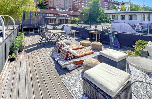 Sodermalm Boat Rental | Lovely ship in Stockholm with house sea view