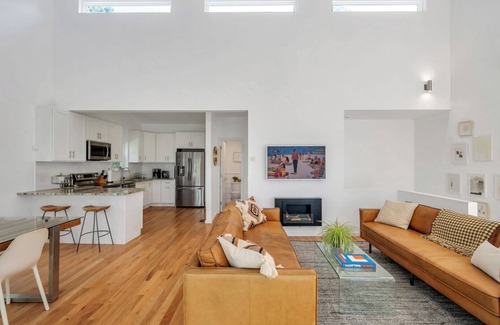 Shinnecock Hills House | Lovely Southampton retreat, large pool, extensive decking, indoor/outdoor.