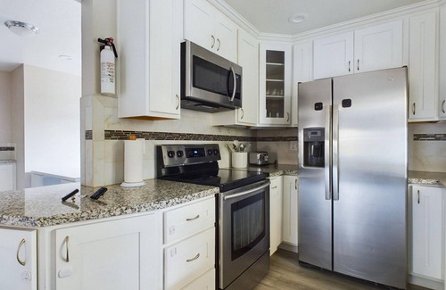 South San Jose House | Lovely SouthHip San Jose 3BR, w/Garage, W/D, Backyard, by Blueground