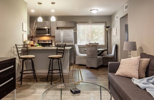 Lindridge-Martin Manor Apartment | Lovely Space, close to everything