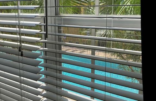 Port Tampa City Apartment | Lovely Spacious 2 BD w/ Pool and WiFi. Near Beaches, Downtown Tampa, And Shopping Mall!
