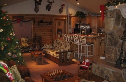 Durango - Purgatory Cabin | Lovely Spacious 2 in 1 Log Home, Hot Tub, Huge Deck