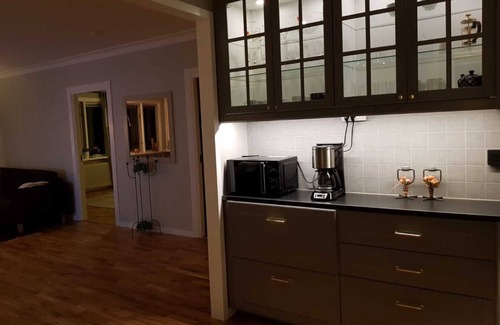 Sandviken Apartment | Lovely Spacious Apartment With Free Parking, Charger for electric cars