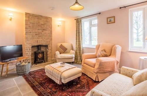 Littleport House | Lovely & Spacious Country Cottages For 8 People