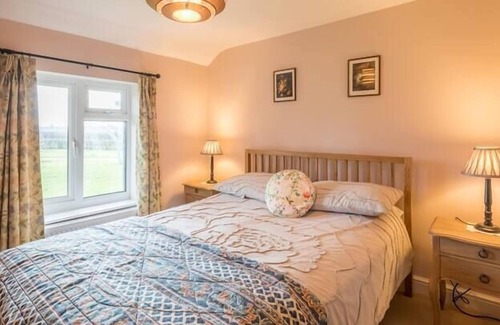 Littleport House | Lovely & Spacious Country Cottages For 8 People