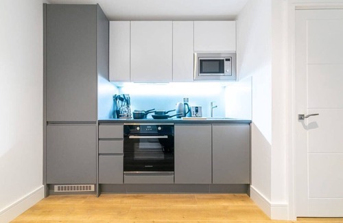 East Grinstead Apartment | Lovely Spacious Studio in East Grinstead