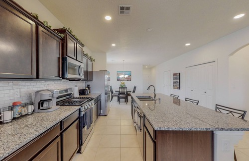 Rio Rancho House | Lovely spacious home, king size bed, fast speed Wi-Fi, large TVs in all rooms