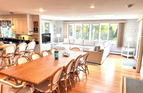 West Dennis House | Lovely, spacious home, New In ground Heated Pool & Spa 2024