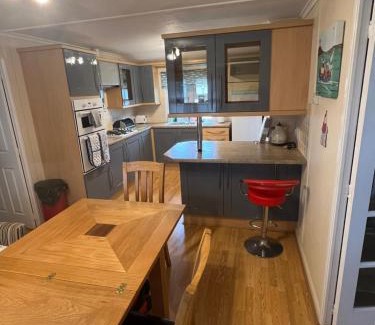 Aldborough House | Lovely spacious lodge on Trimingham house caravan park, near Cromer and Mundesley