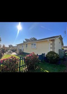 Aldborough House | Lovely spacious lodge on Trimingham house caravan park, near Cromer and Mundesley
