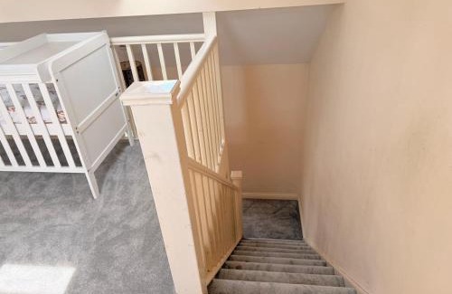 Northampton House | Lovely Spacious Room near Train Station and University