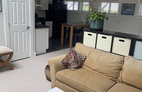 Brunswick Apartment | Lovely Studio Apartment (1 Mile From Bowdoin College)
