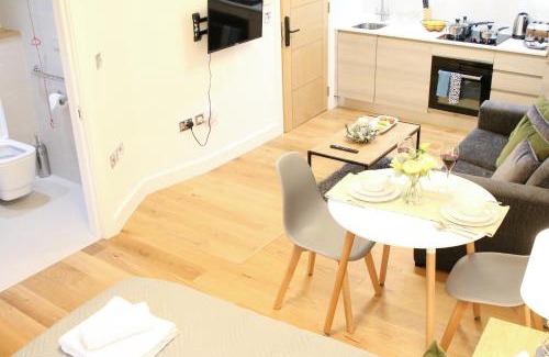 Sydenham Apartment | Lovely Studio Apartment with access for Wheel-chairs in Sydenham