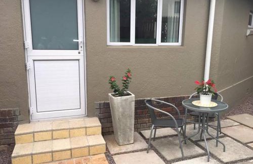Pinelands Apartment | Lovely studio apartment in Pinelands, Cape Town