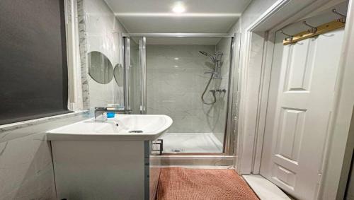 Ealing Apartment | Lovely Studio Ealing