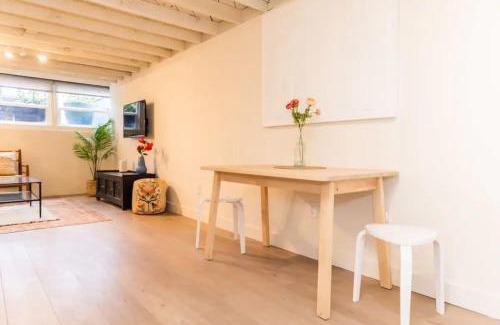 Little Italy House | Lovely Studio in the Heart of Little Italy