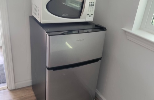 College Terrace Apartment | Lovely studio, walking to Stanford, quiet, safe & convenient, plus free parking