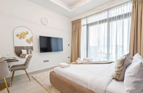 Jadaf Apartment | Lovely Studio with Cozy Balcony and Outdoor Pool
