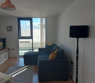 Sheffield City Centre Apartment | Lovely Stylish 2 bedroom serviced apartment in Sheffield FREE WiFi