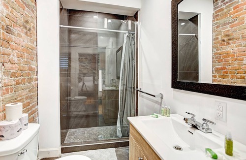 Latin Quarter Apartment | Lovely Stylish 3Bedrooms in heart of downtown MTL