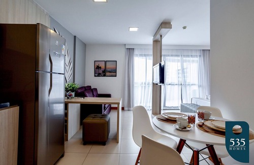 Caminho das Arvores Apartment | Lovely Suite Compact Kitchen in Central Region