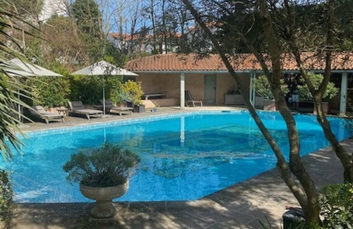 Pontaillac Apartment | Lovely suite in a private estate in Pontaillac/Royan