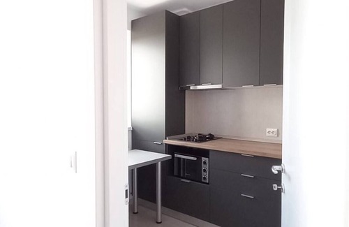 Sector 3 Apartment | Lovely Sunrise-parking & metro-15 min. city centernn
