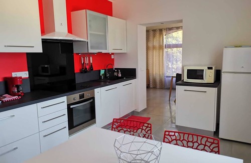 Bastia Apartment | Lovely T3 apartment on the 1st floor of Villa ULibecciu facing the sea