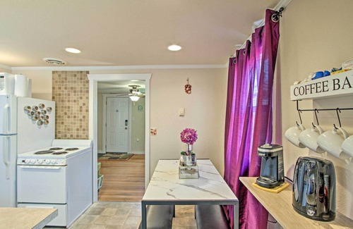 Central Tacoma Cottage | Lovely Tacoma Cottage w/Fire Pit, Near Dtwn!