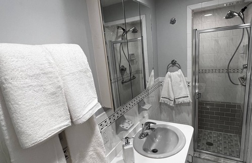 Butler House | Lovely three bedroom two bath house with free parking