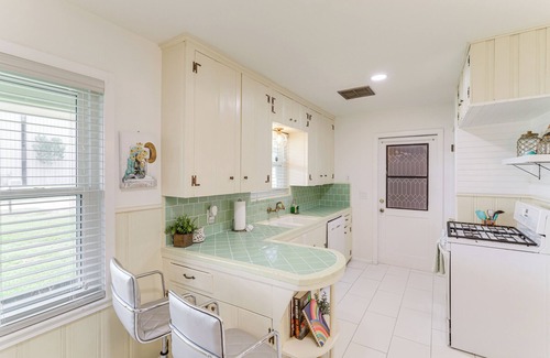 Tomball House | Lovely Tomball Home < 1 Mi to Dtwn + Pool Access!