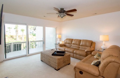 Saint Helena Island House | Lovely Townhome w/ Outdoor Decks, Golf Course & Ocean Views and More!