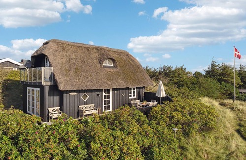 Houvig Strand House | Lovely traditional Danish vacation home in the dunes