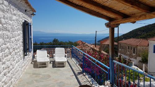 Livadi House | Lovely traditionnal house with sea view