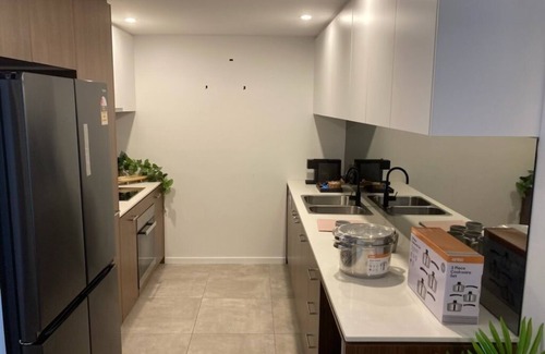 Varsity Lakes Apartment | Lovely two bedroom apartment in Varsity Lakes with great amenities - pool, gym