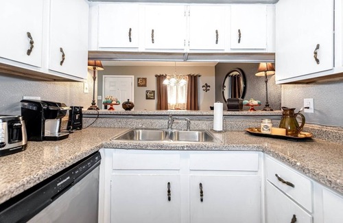 Sharpstown Condo | Lovely two Bedroom Condo one car Garage