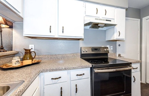 Sharpstown Condo | Lovely two Bedroom Condo one car Garage