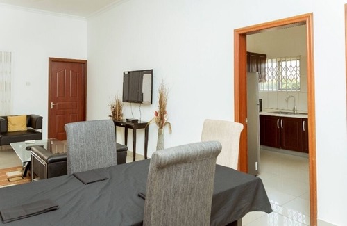 Kweiman House | Lovely two-bedroom house near Aburi, Accra