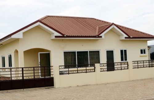 Kweiman House | Lovely Two-bedroom House Near Aburi, Accra