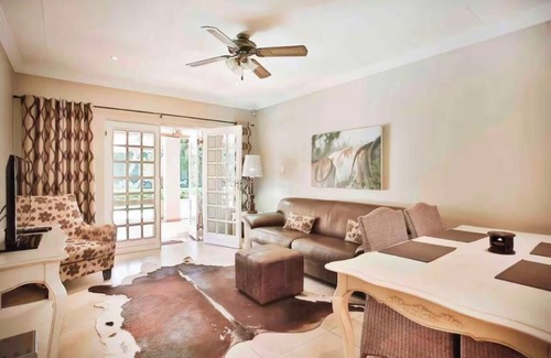 Centurion Cottage | Lovely Two Bedroom Cottage No Loadshedding