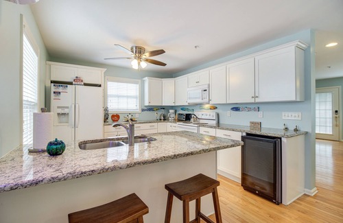 Tybee Island Cottage | Lovely Tybee Island Home w/Deck < 1 Mi to Beach!