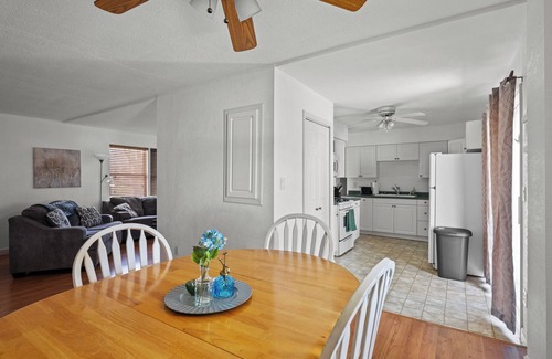 Davenport House | Lovely Updated 2bd house just minutes away from anything the Qc has to offer!