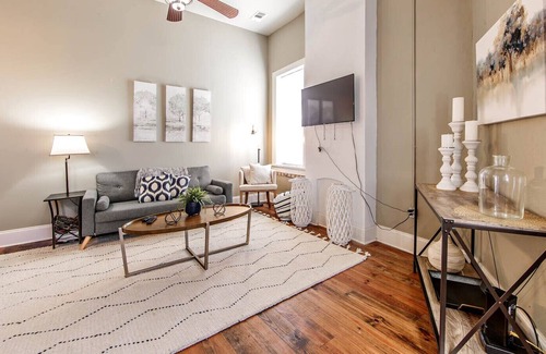 Thibodaux Condo | Lovely Updated Balcony Apartment